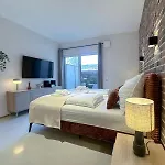 Cosy Apartment With Garden